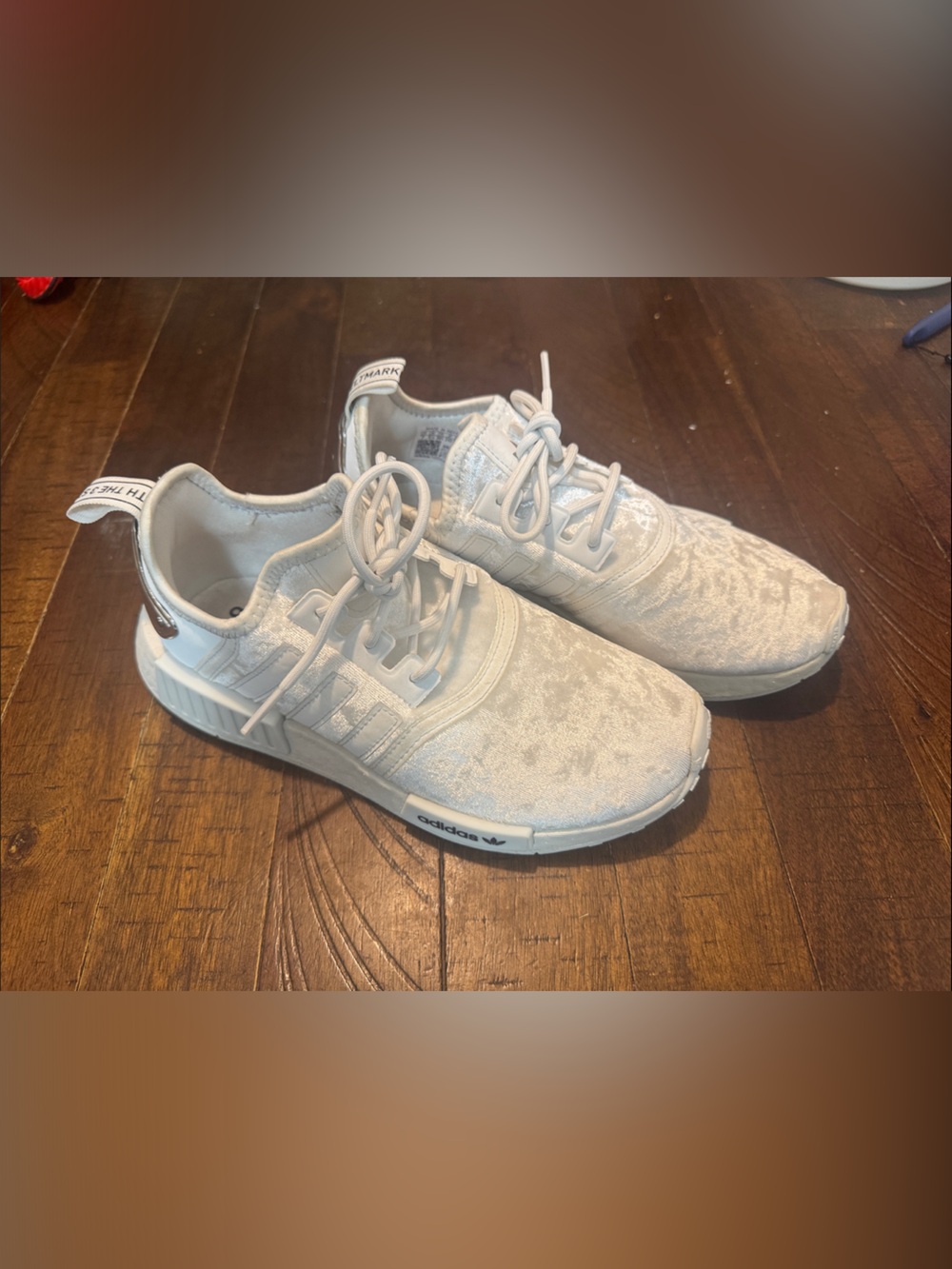 Adidas NMD R1 W Women’s White/Silver GW5681 The 3 Stripes Velour